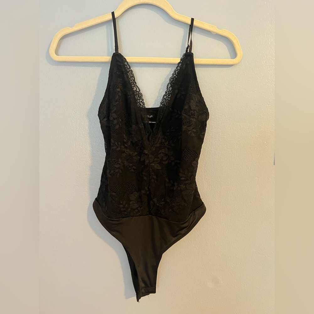 UO black lace bodysuit, S